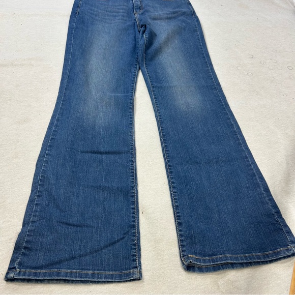 Levi’s Medium Wash High Rise Perfectly Slimming 512 Boot Cut Jeans Size 12 LONG - Picture 7 of 10